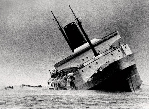 A historic black and white photo of the Wahine wreck